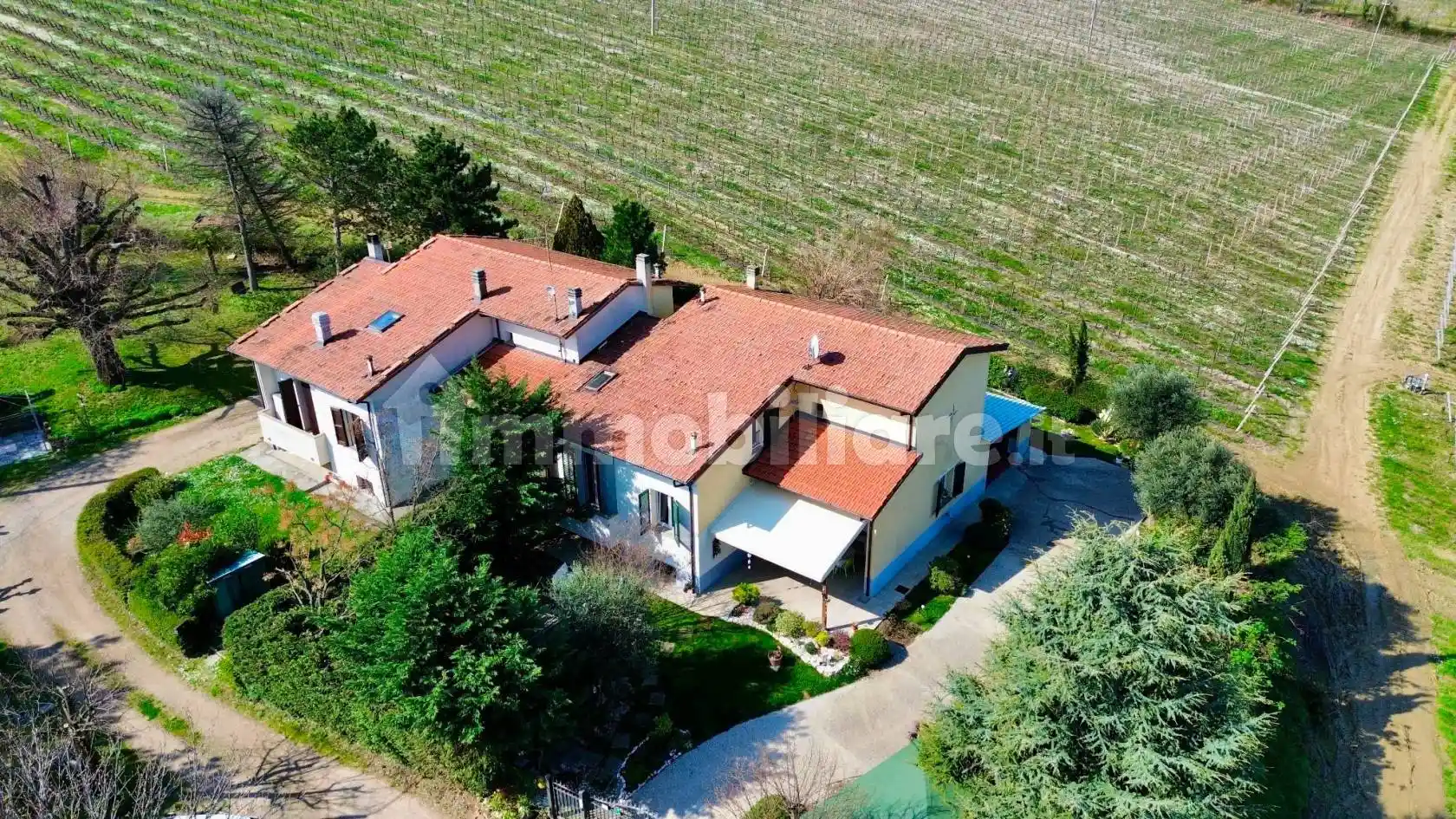 Villa in vendita a Imola