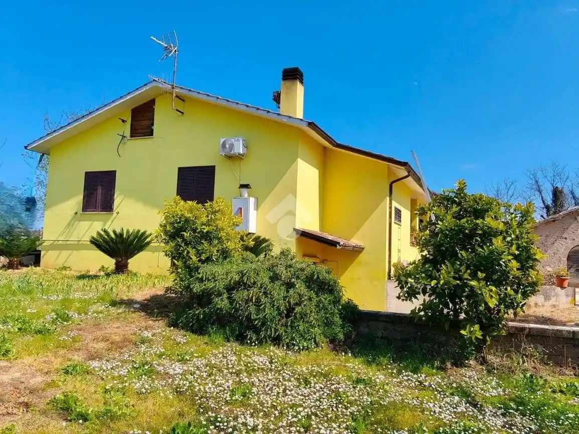 Villa in vendita a Lariano