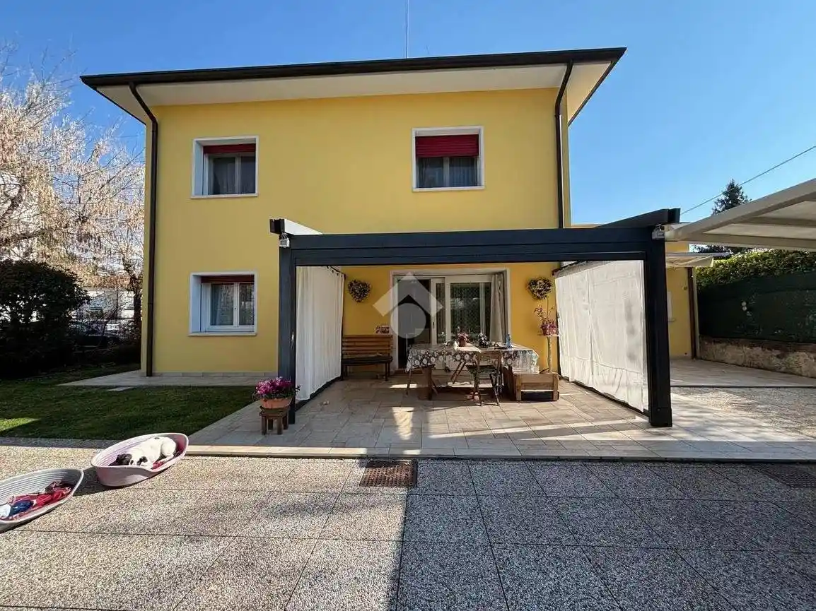Casa indipendente in vendita a Conegliano