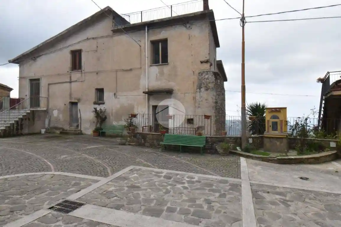 Appartamento in vendita a Laureana Cilento