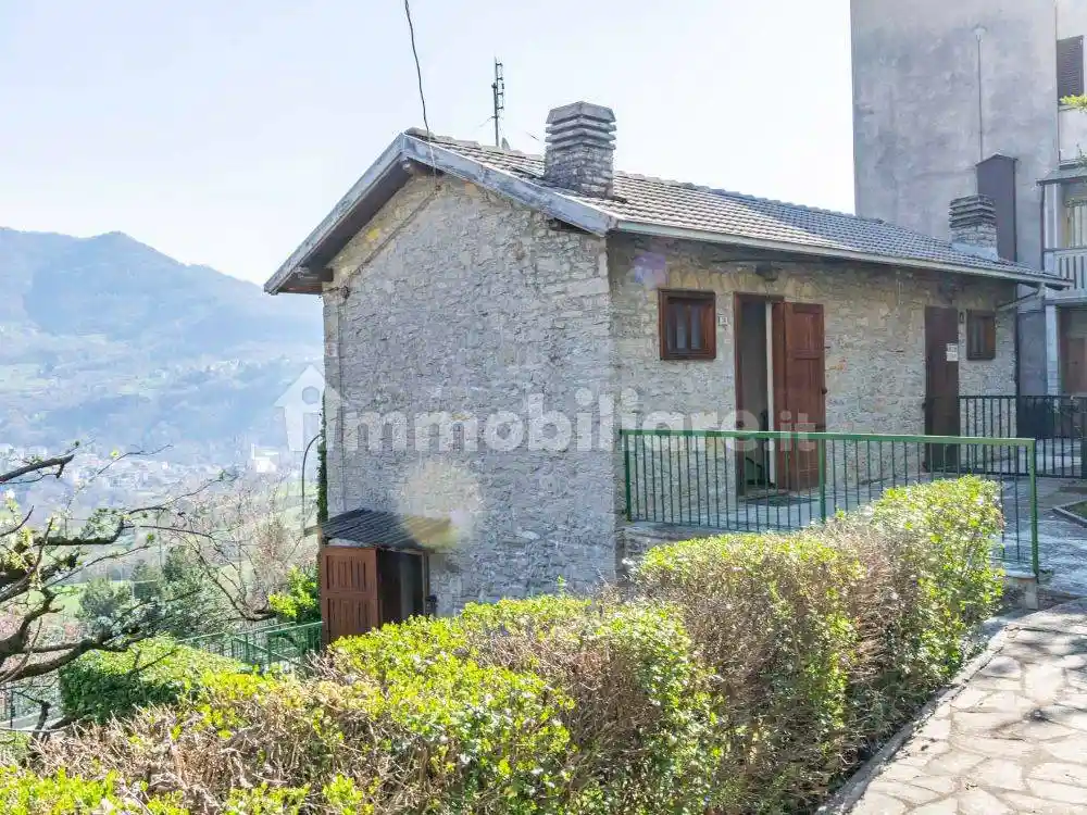 Casa indipendente in vendita a Rota d'Imagna