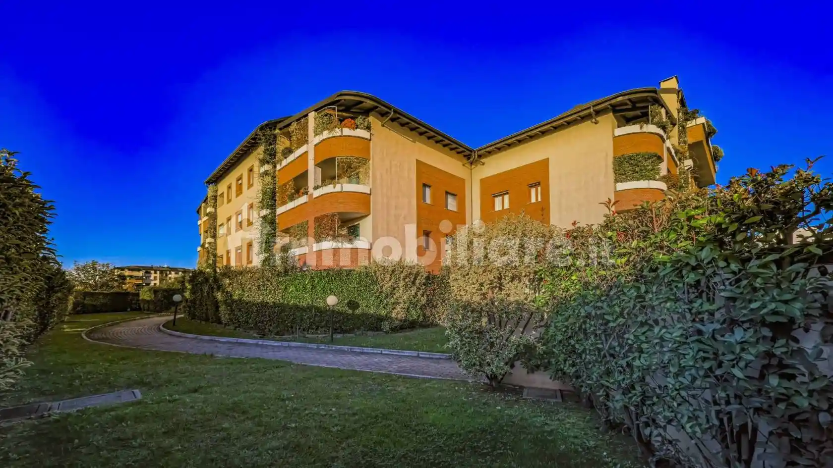 Appartamento in vendita a Biassono