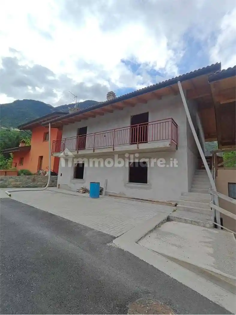 Appartamento in vendita a Champdepraz