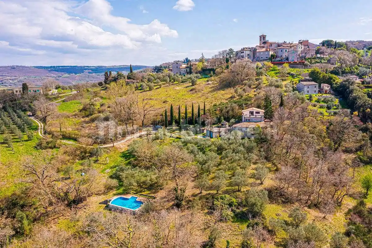 Rustico - Casale in vendita a Baschi