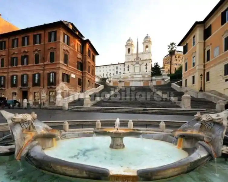 Palazzo - Edificio in vendita a Roma