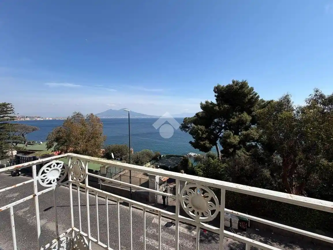 Appartamento in affitto a Napoli