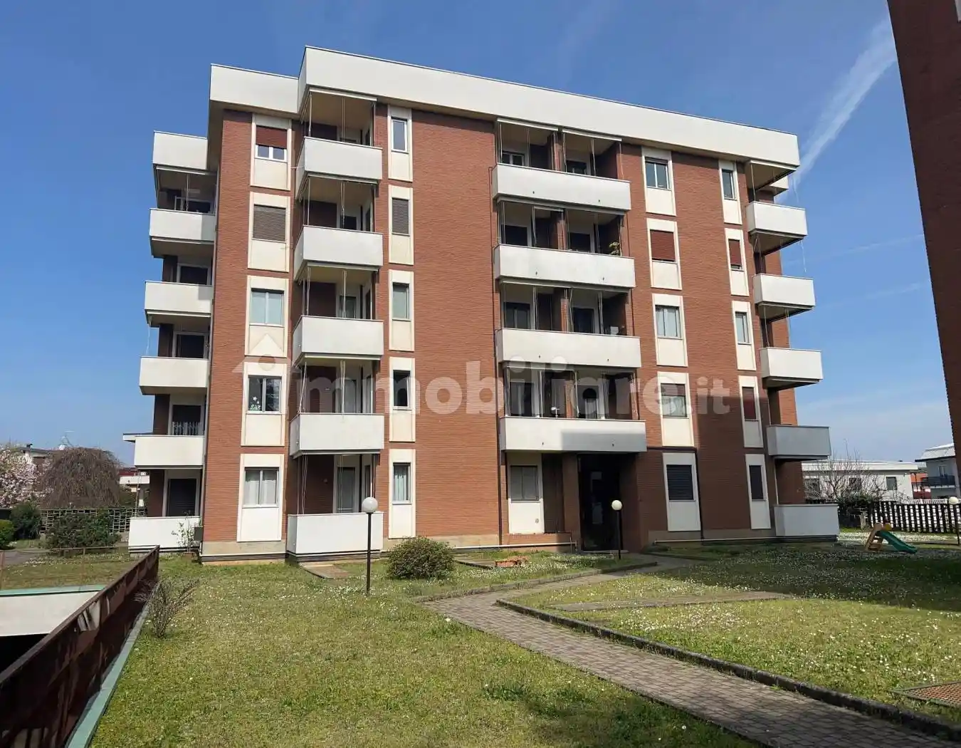 Appartamento in vendita a Rovello Porro