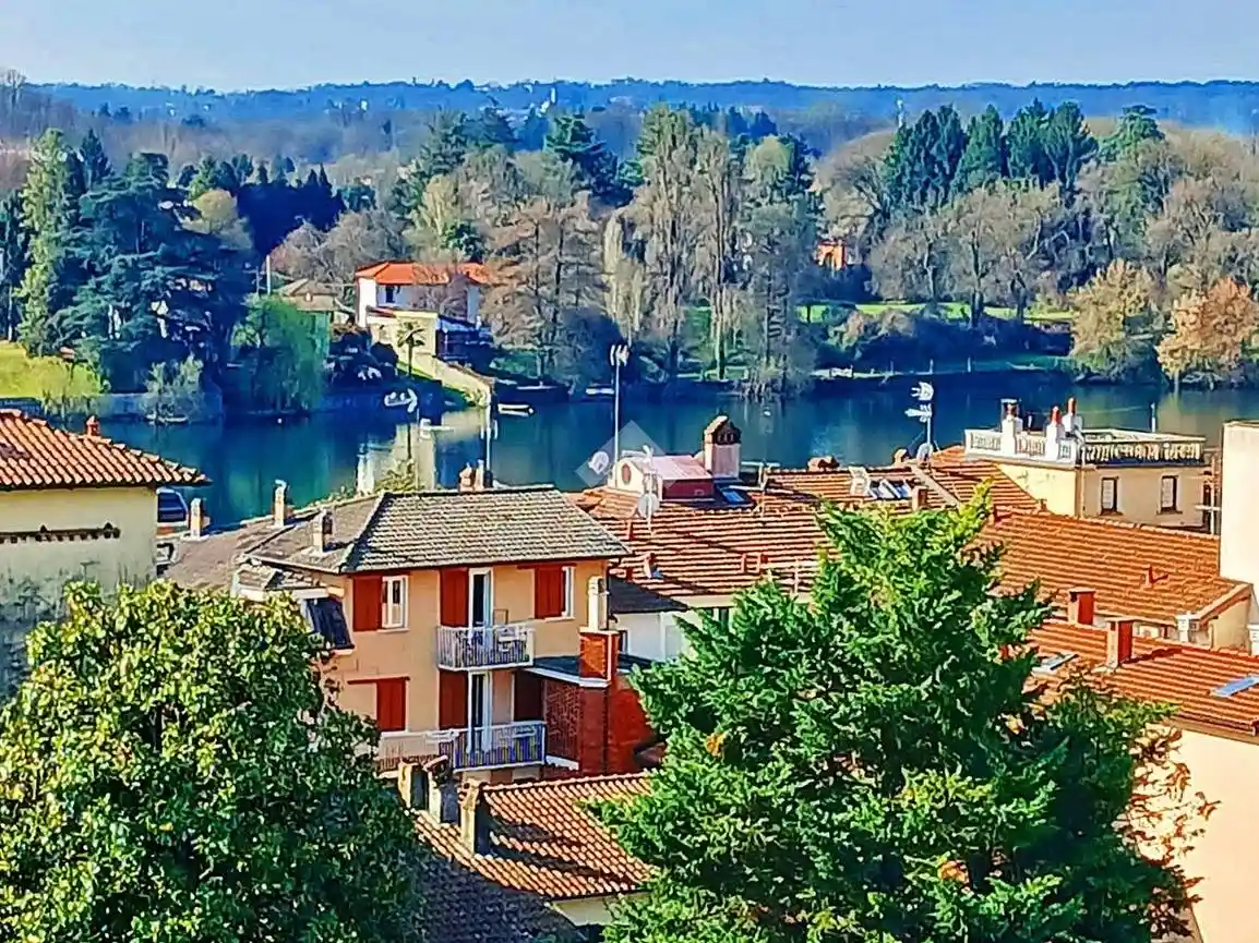 Appartamento in vendita a Sesto Calende