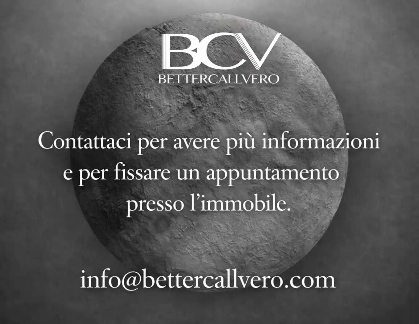 Villa in vendita a Carugo