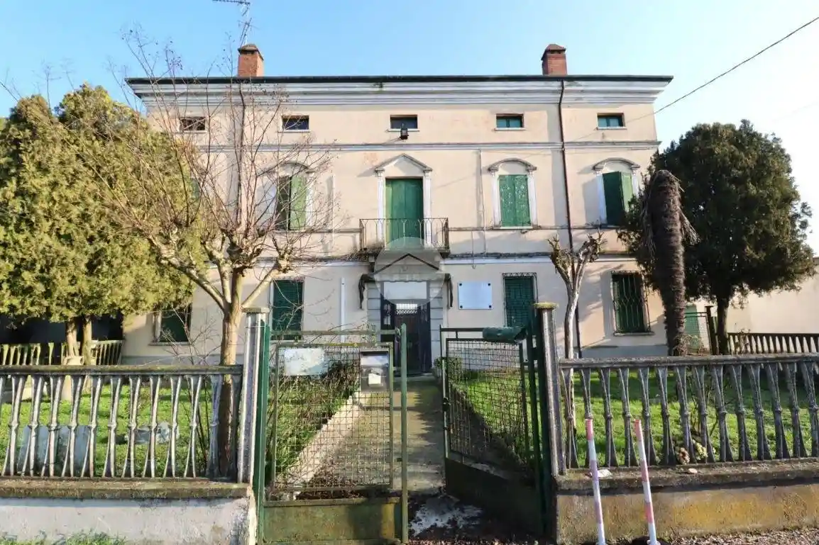 Villa in vendita a Castelbelforte