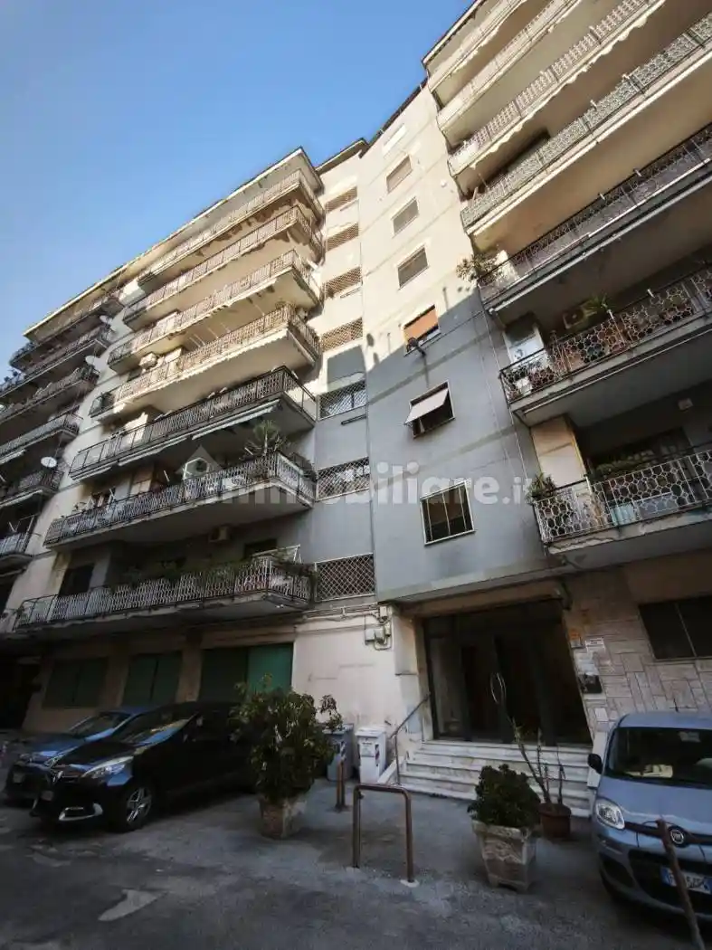 Appartamento in vendita a Napoli