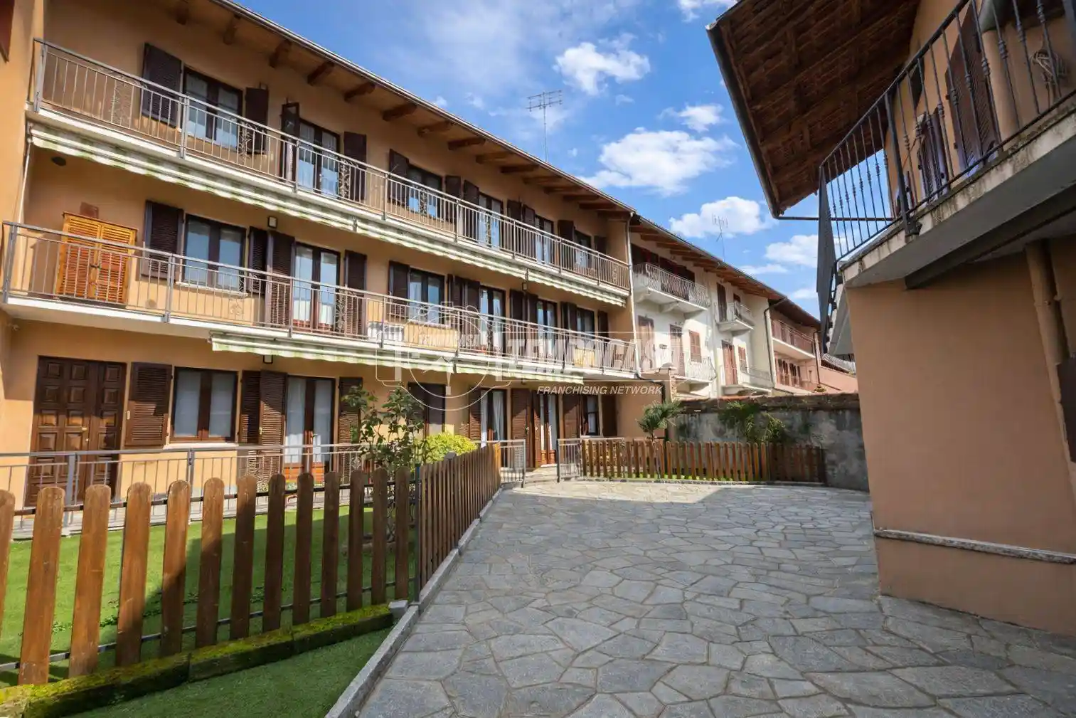 Casa indipendente in vendita a Candia Canavese