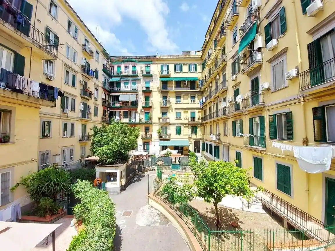 Appartamento in vendita a Napoli