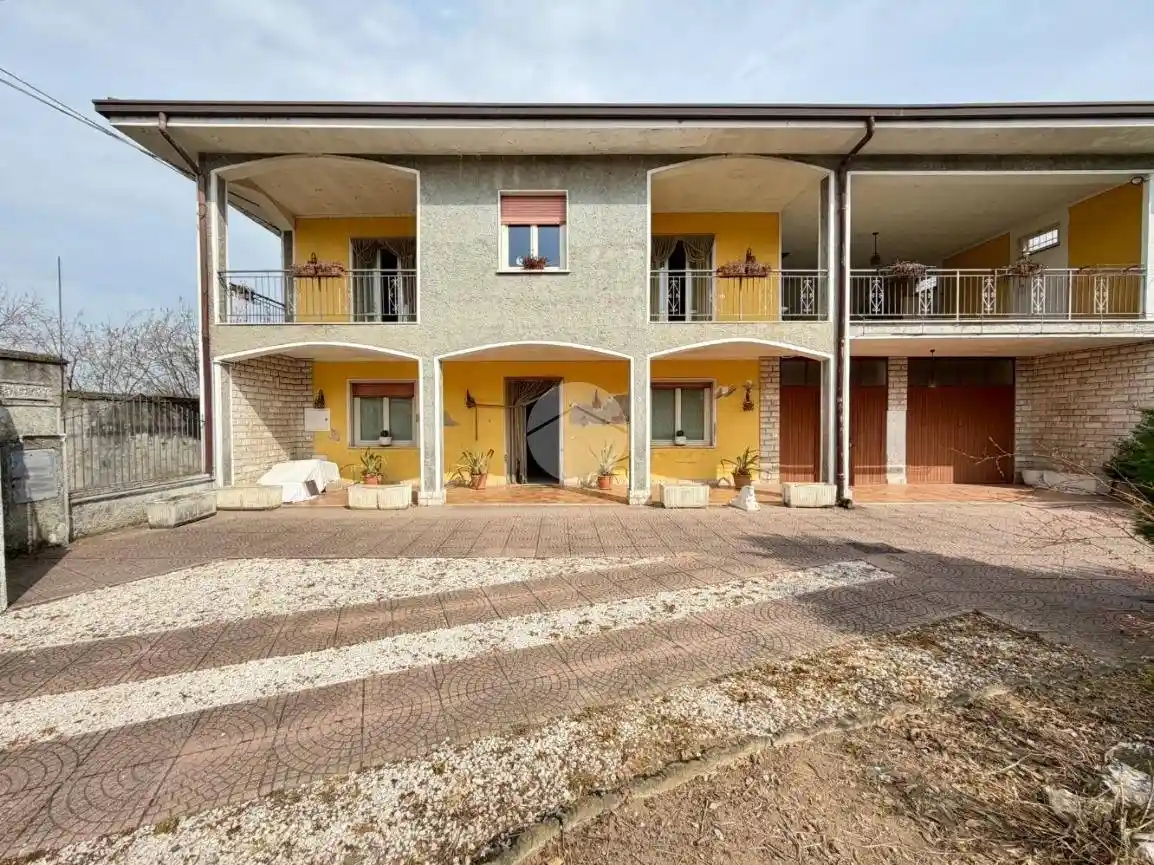 Villa in vendita a Dello