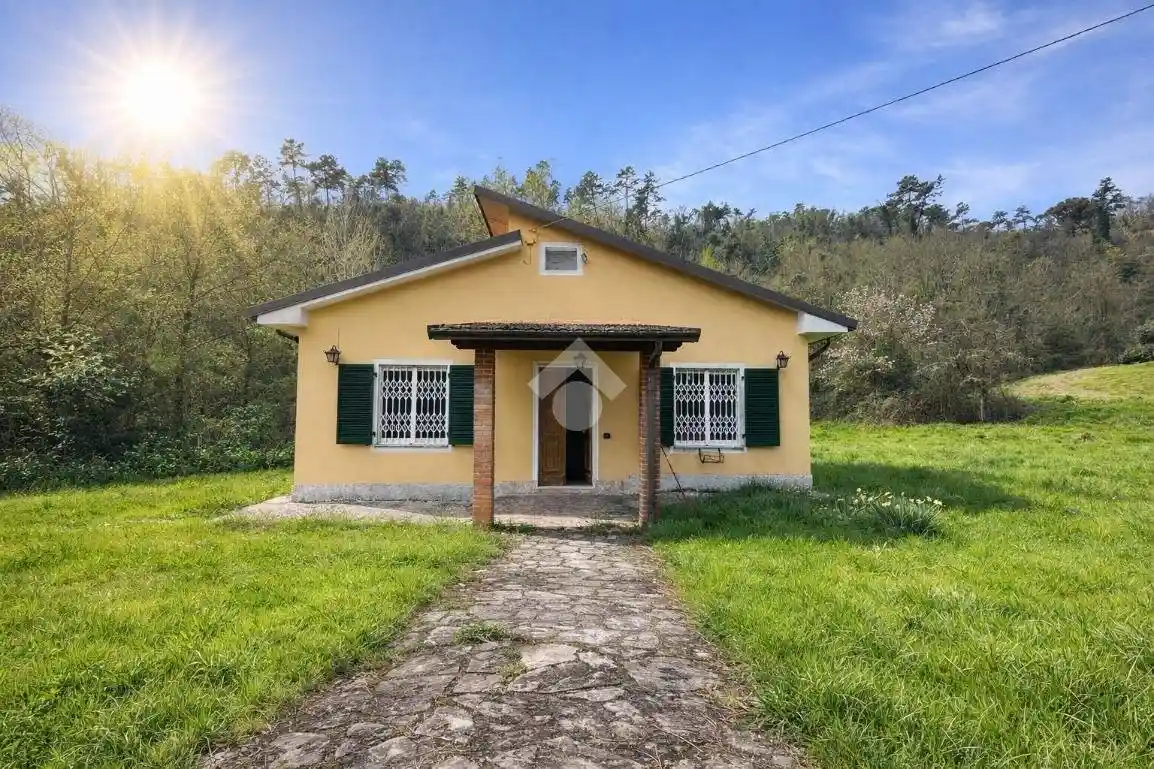 Casa indipendente in vendita a Rocchetta di Vara
