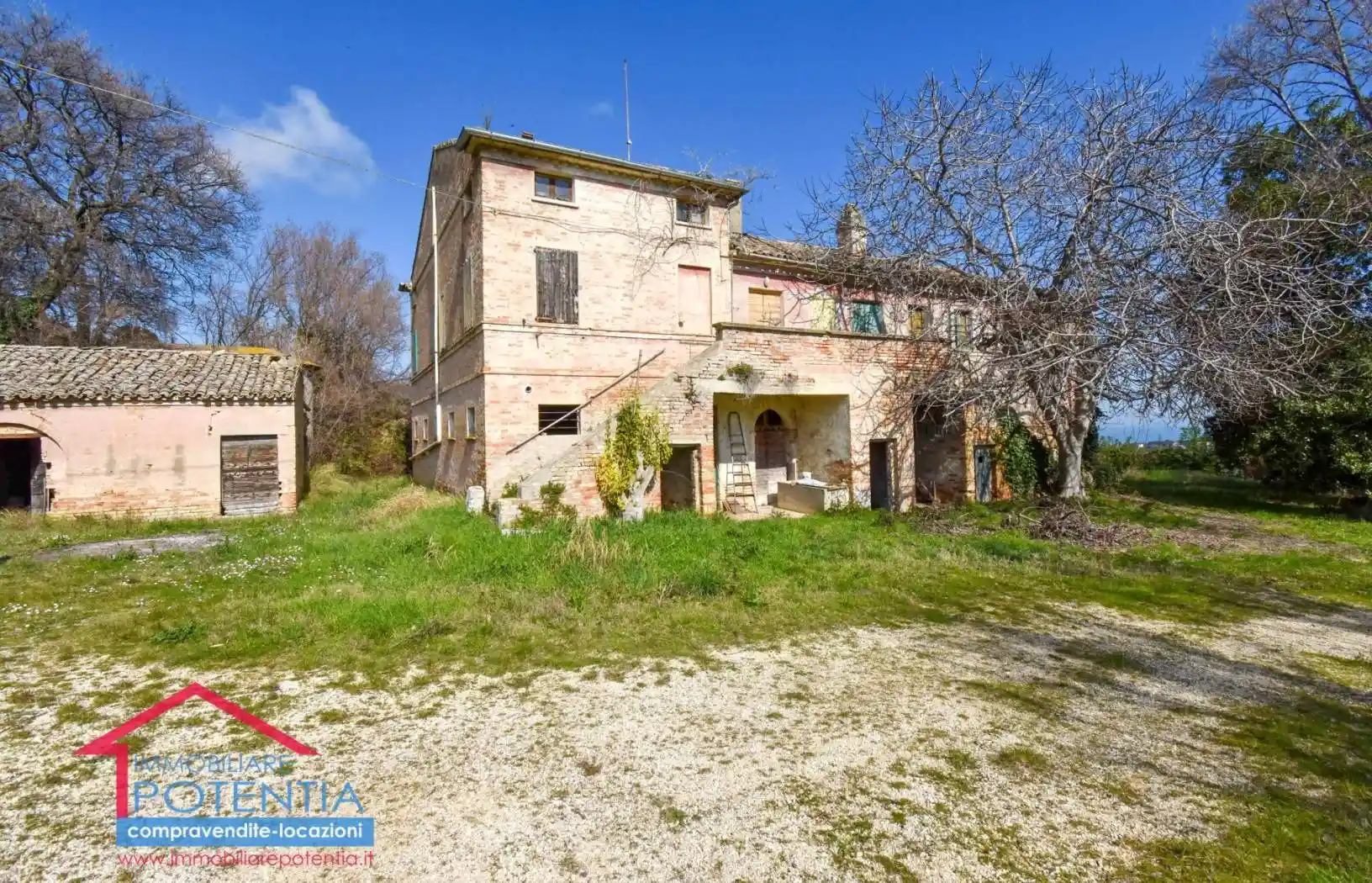 Rustico - Casale in vendita a Potenza Picena