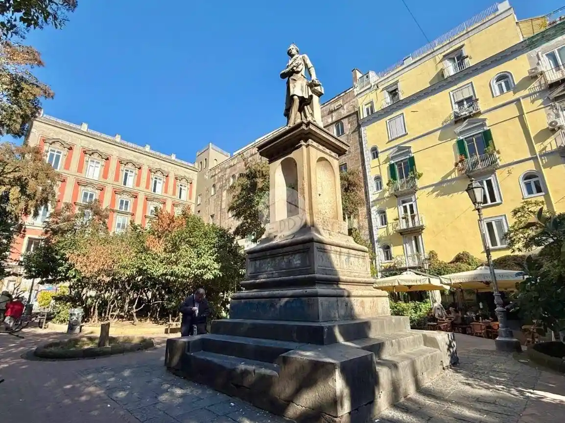 Appartamento in vendita a Napoli