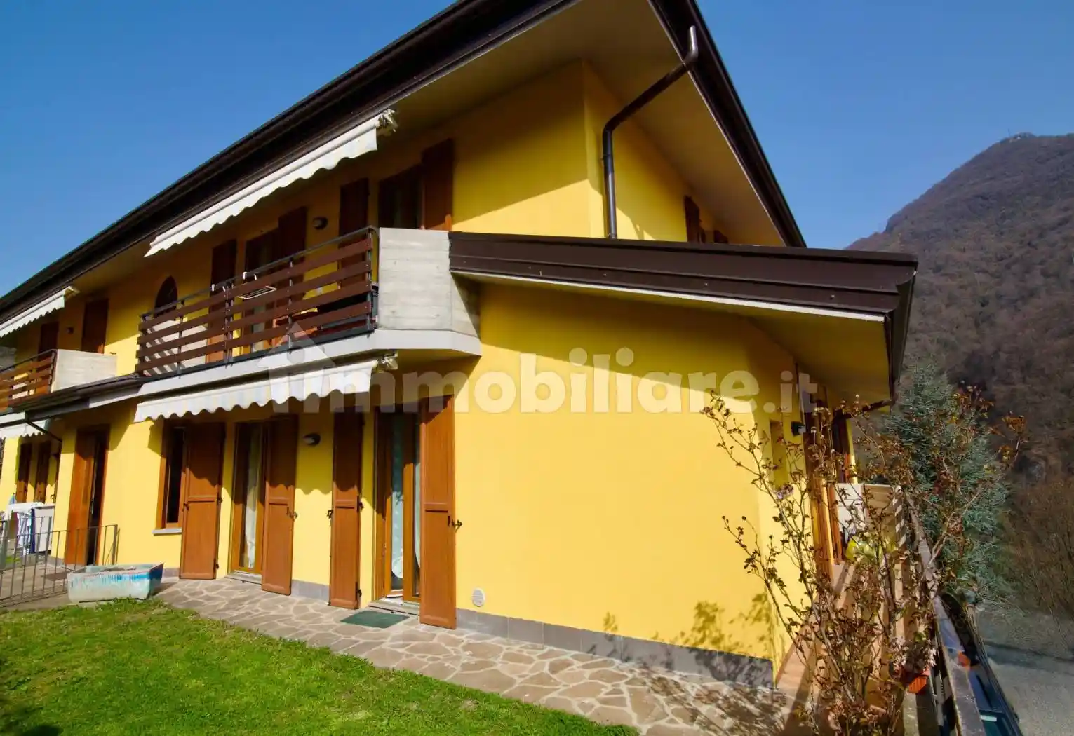 Appartamento in vendita a Strozza