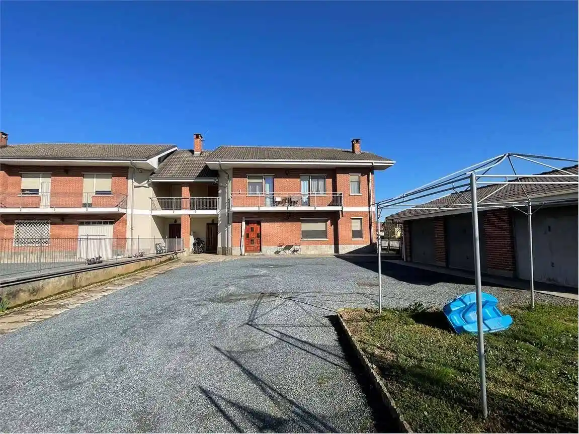 Villa in vendita a Piscina