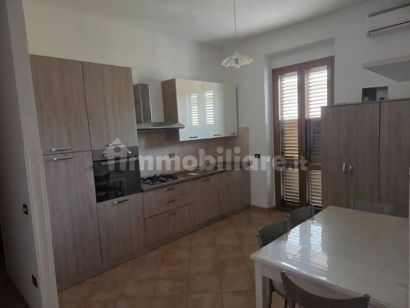 Appartamento in affitto a Paola