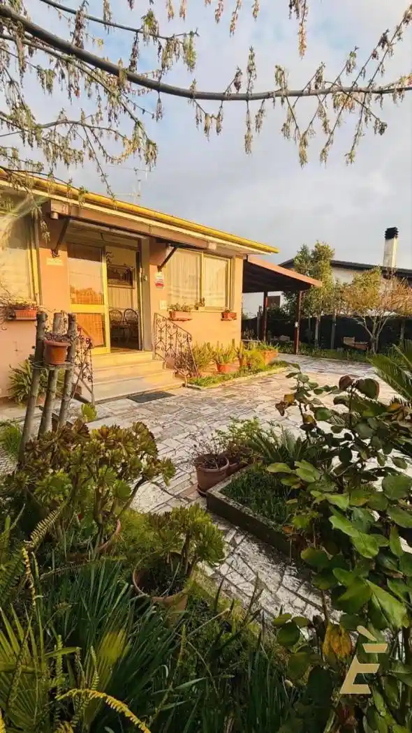 Villa in vendita a Aprilia