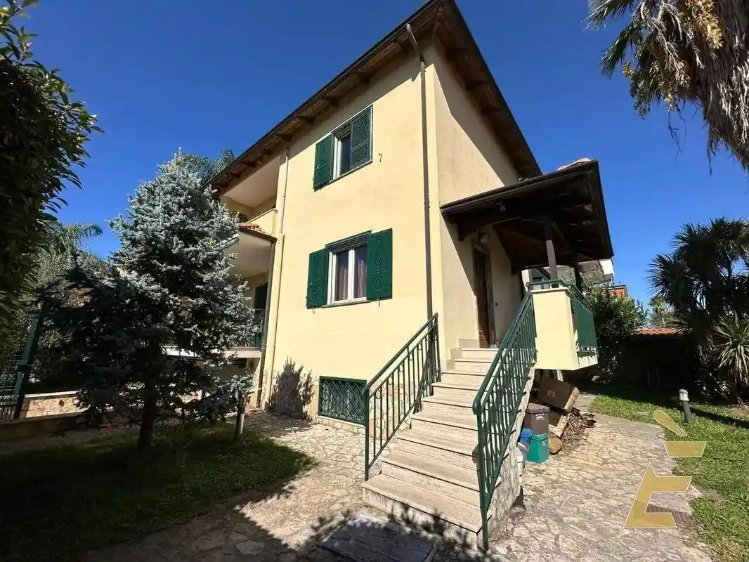 Villa in affitto a Giugliano in Campania