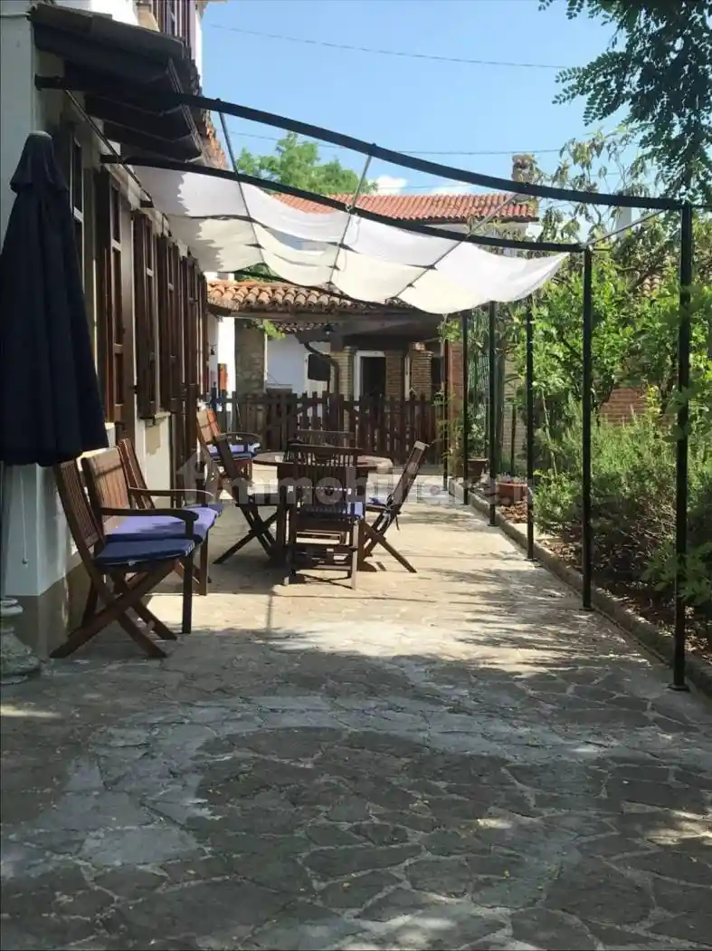 Villa in vendita a Montecalvo Versiggia