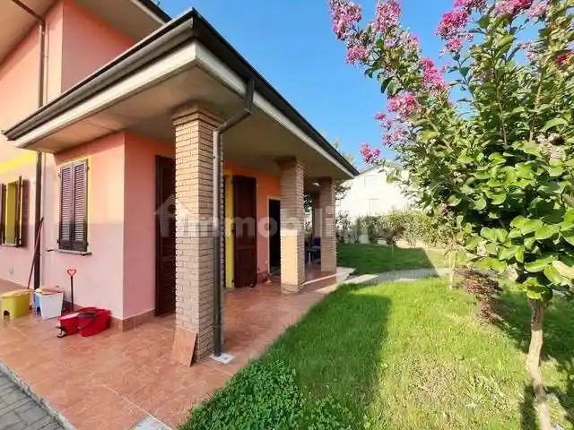 Casa indipendente in vendita a Voghera