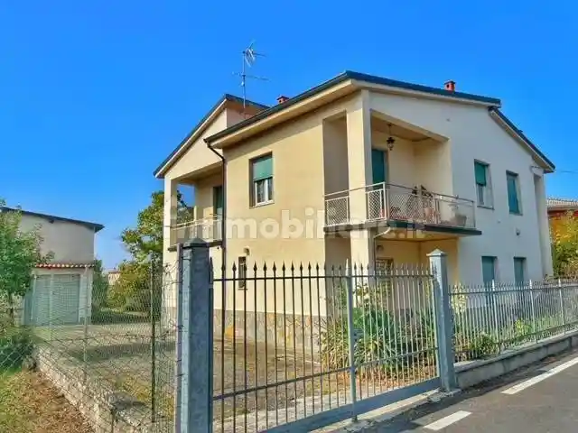 Casa indipendente in vendita a Corvino San Quirico