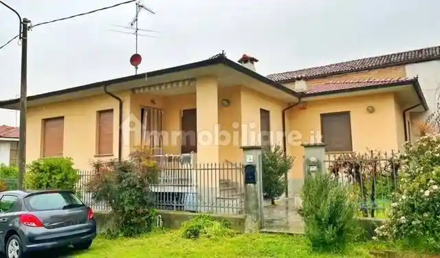 Villa in vendita a Torrazza Coste