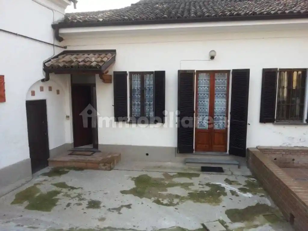 Casa indipendente in vendita a Codevilla