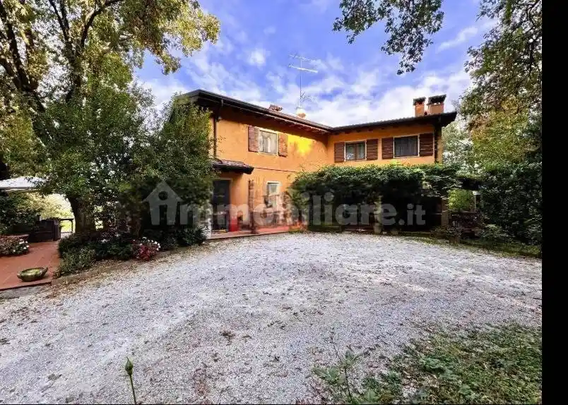 Villa in vendita a Desenzano del Garda