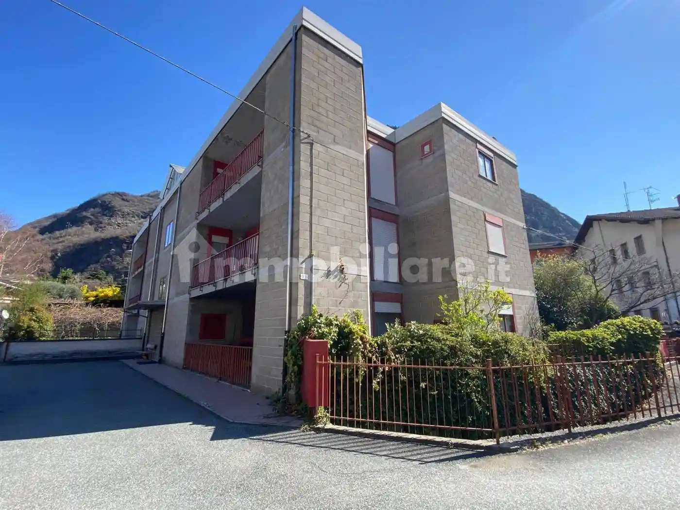 Appartamento in vendita a Verrès