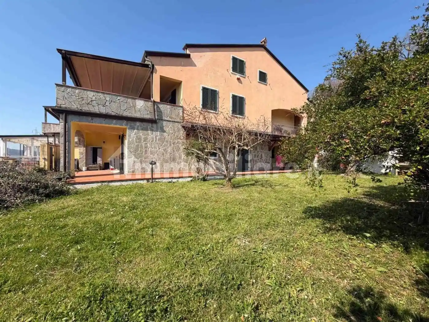 Appartamento in vendita a Fosdinovo