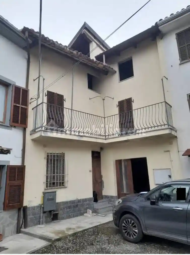 Casa indipendente in vendita a Alice Bel Colle