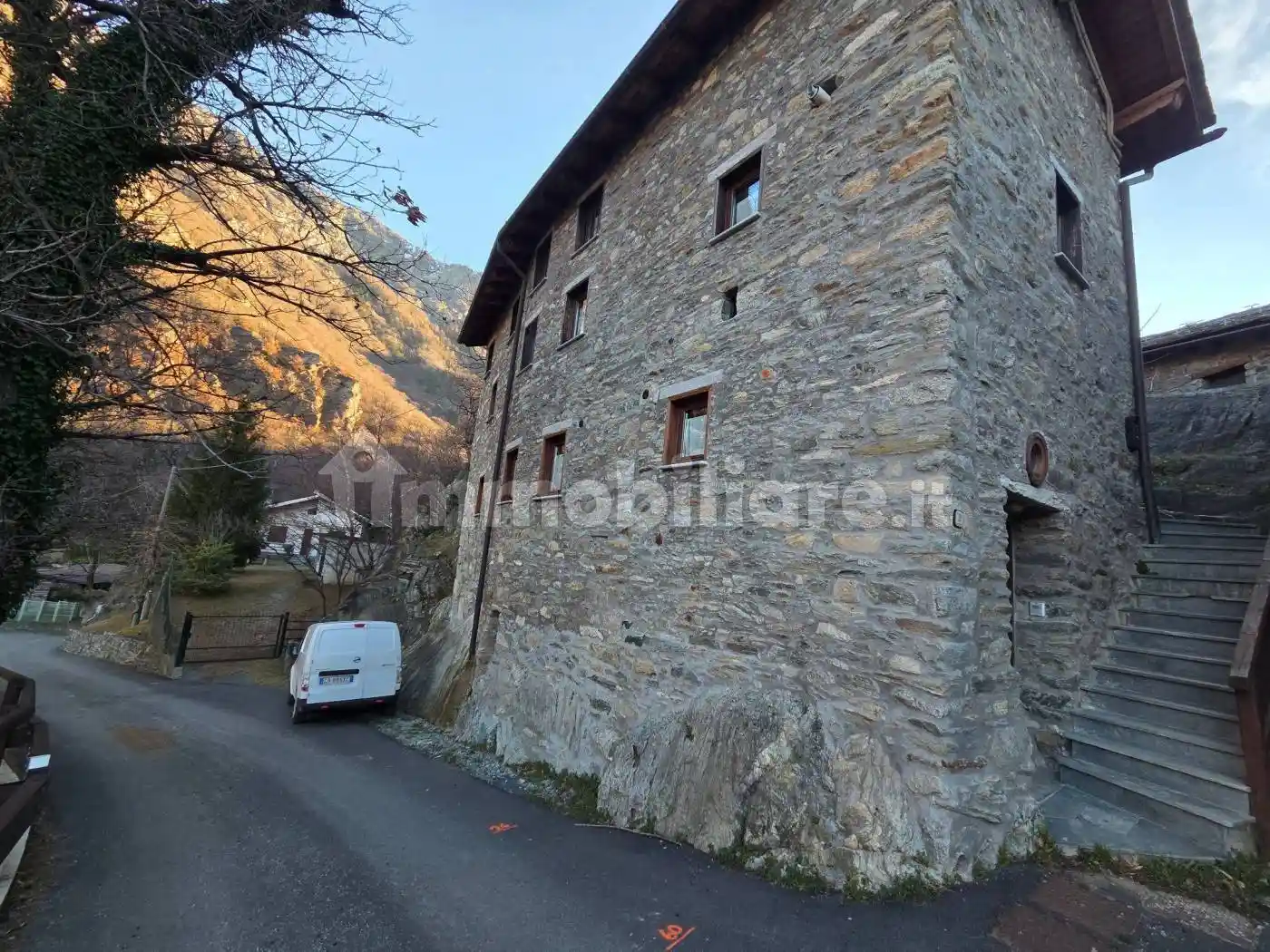 Appartamento in vendita a Donnas