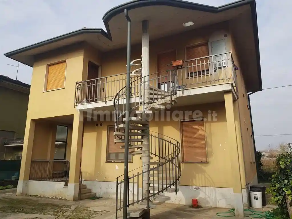 Villa in vendita a Pagazzano