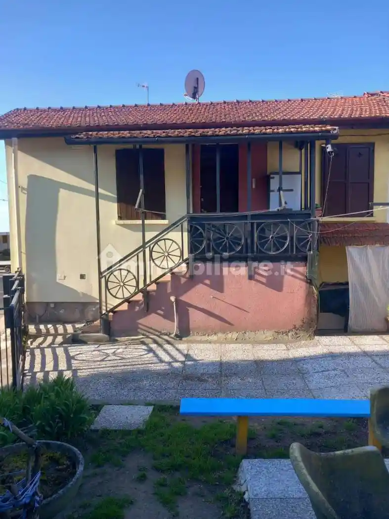 Casa indipendente in vendita a Capiago Intimiano