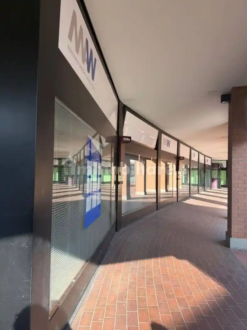 Palazzo - Edificio in affitto a Bologna