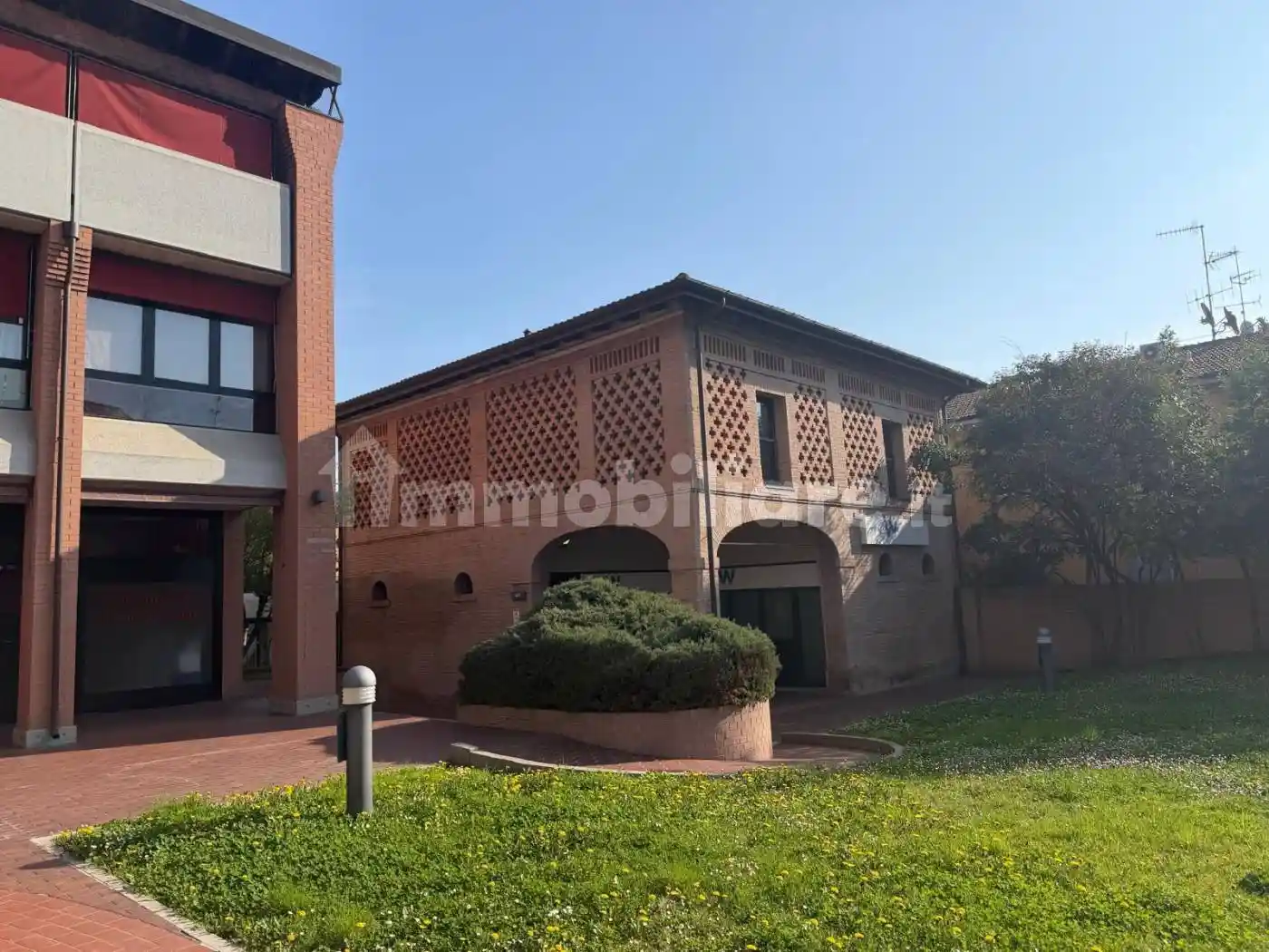 Palazzo - Edificio in affitto a Bologna