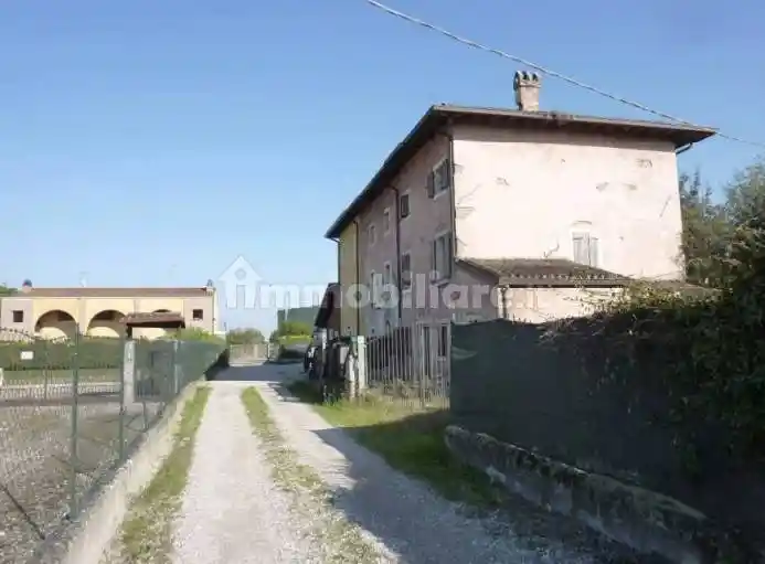 Casa indipendente in vendita a Nogarole Rocca