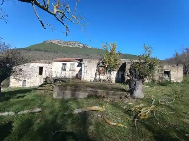 Rustico - Casale in vendita a Pratella