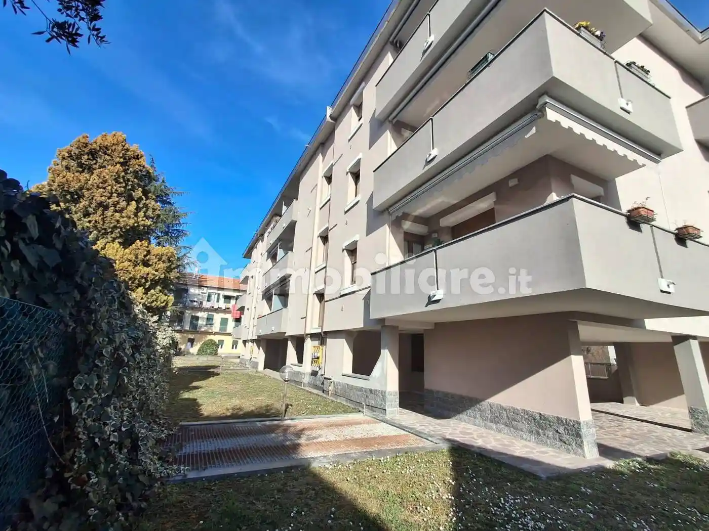 Appartamento in vendita a Villasanta