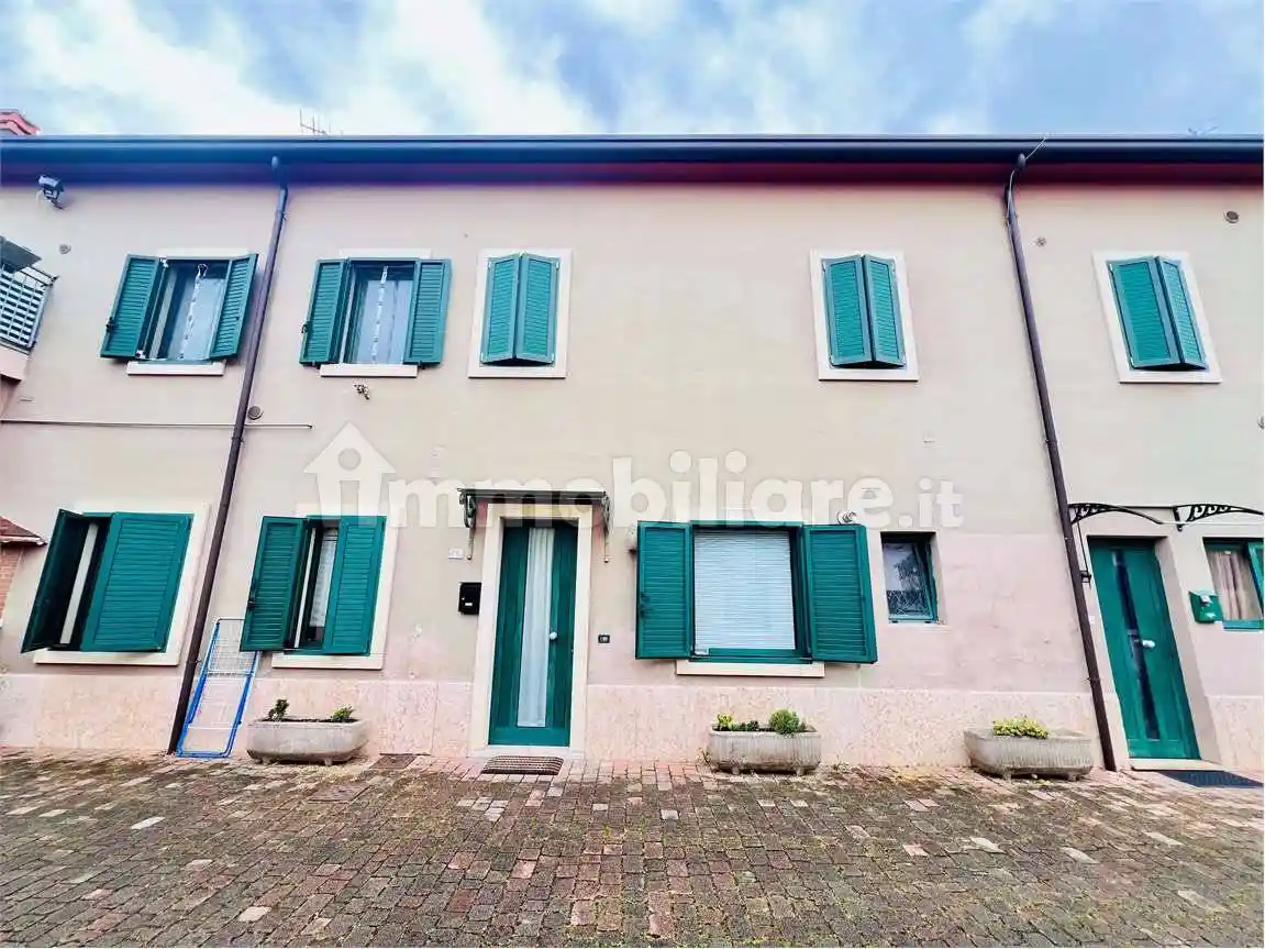 Appartamento in vendita a Villafranca di Verona