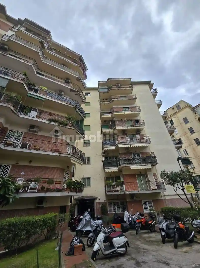 Appartamento in vendita a Napoli