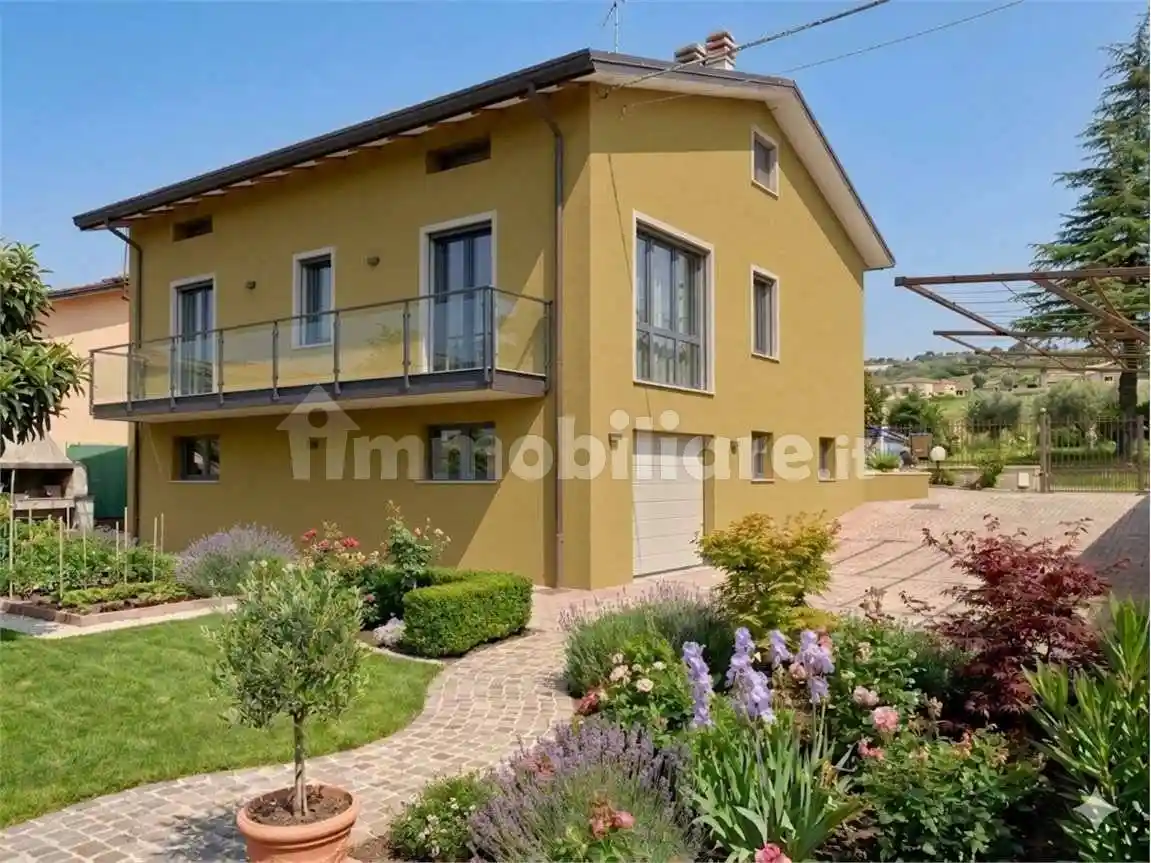 Villa in vendita a Cazzano di Tramigna