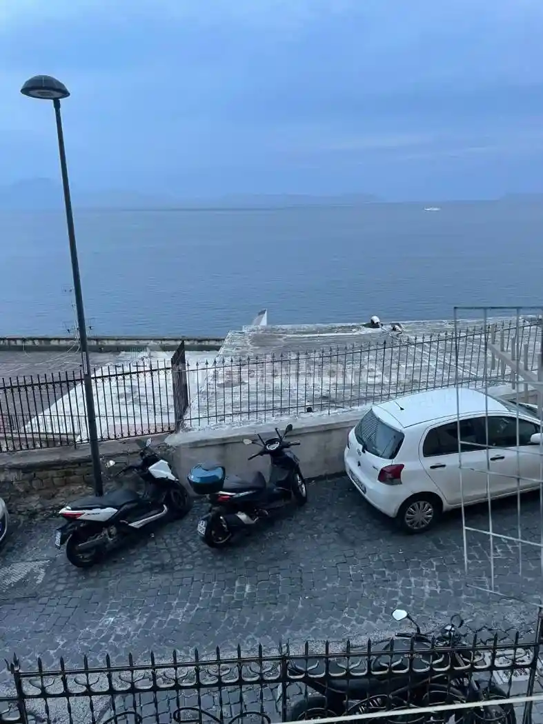 Appartamento in vendita a Napoli