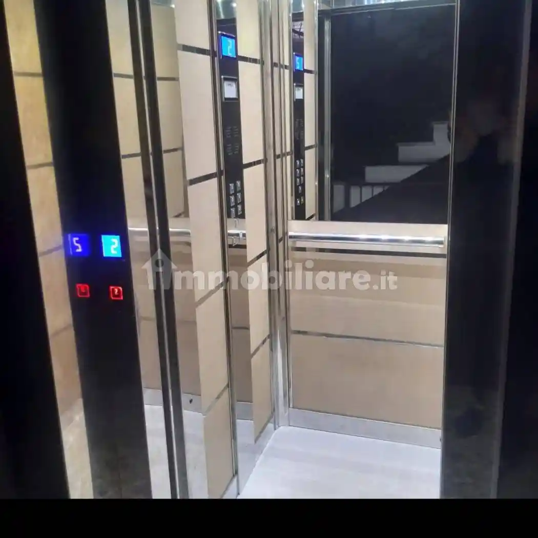 Palazzo - Edificio in vendita a Bari