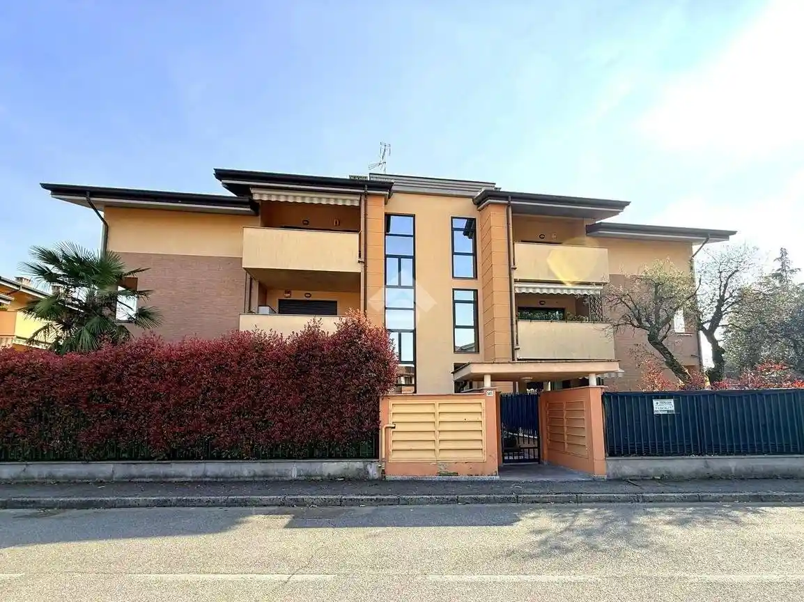 Appartamento in vendita a Caronno Pertusella