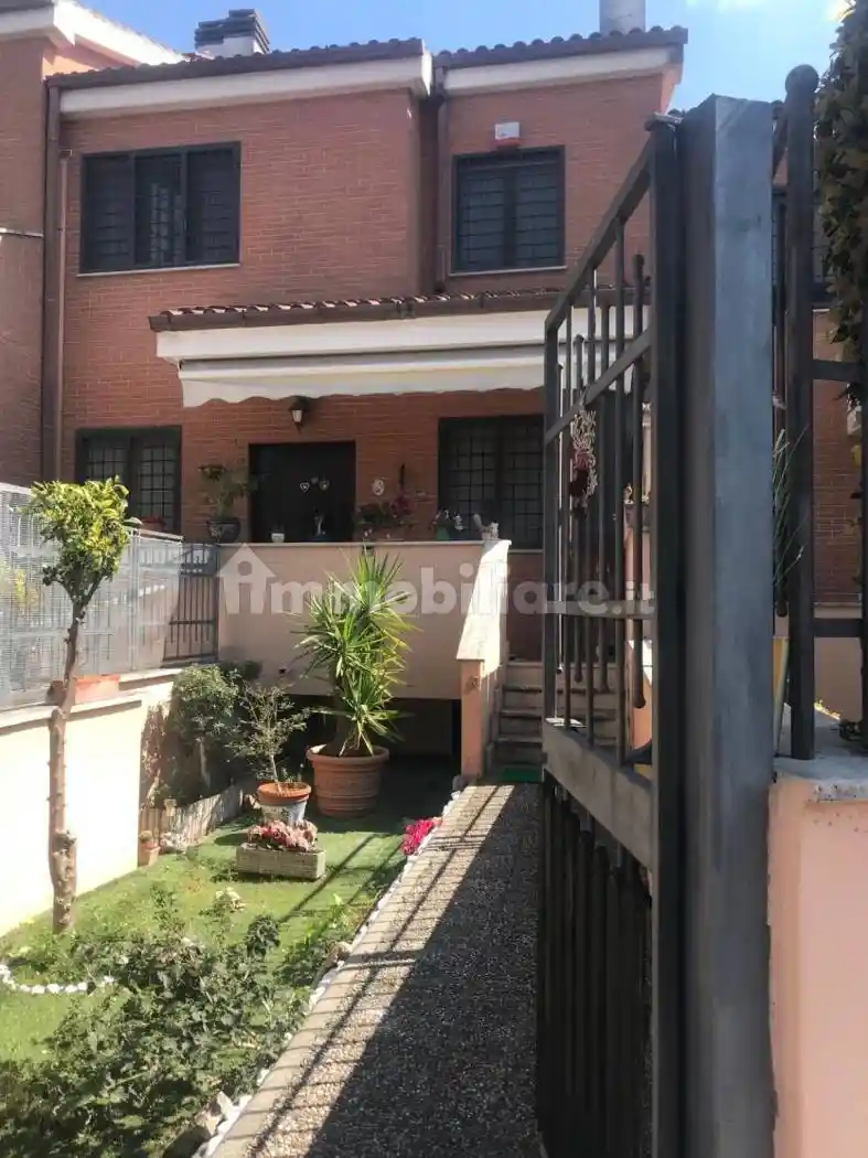 Villetta a schiera in vendita a Roma